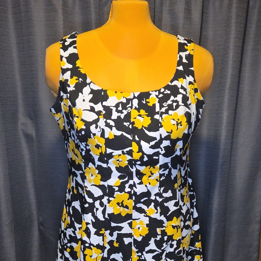 Ronni Nicole: Black and Yellow Floral Dress